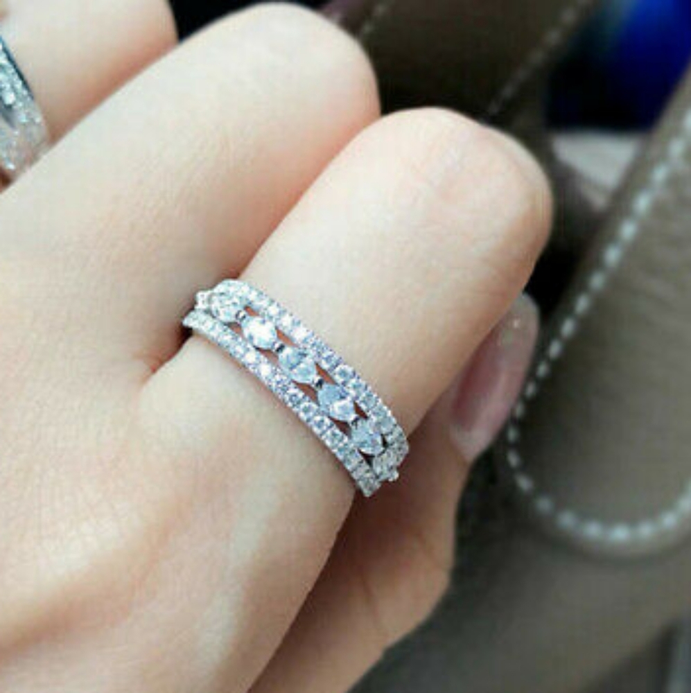 Pretty Silver Designer Woman Oval Diamonds Ring - Picture 3 of 5